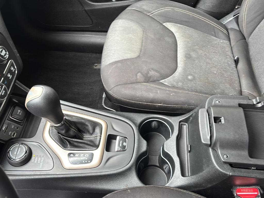 used 2014 Jeep Cherokee car, priced at $5,050
