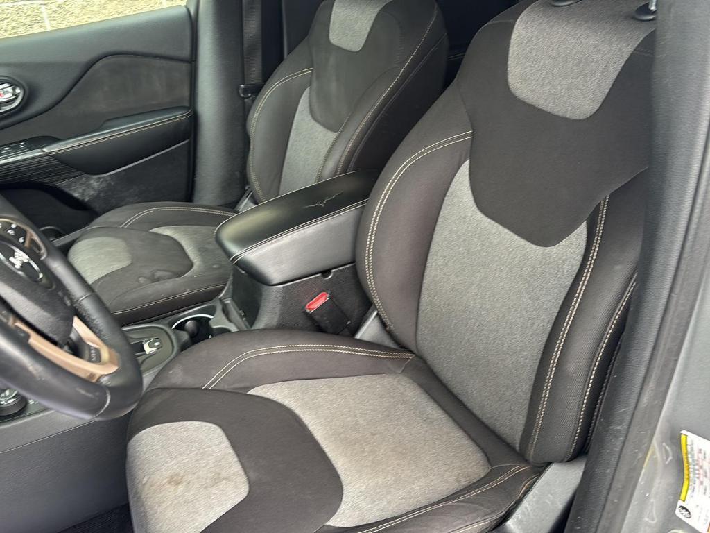 used 2014 Jeep Cherokee car, priced at $5,050