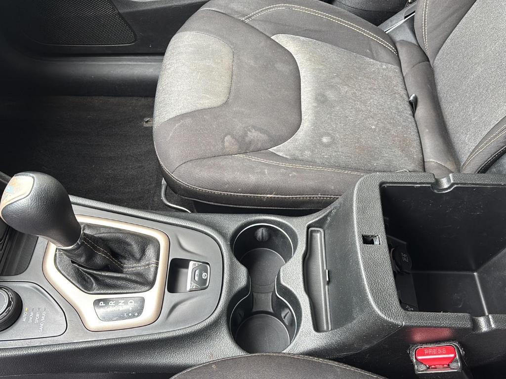 used 2014 Jeep Cherokee car, priced at $5,050