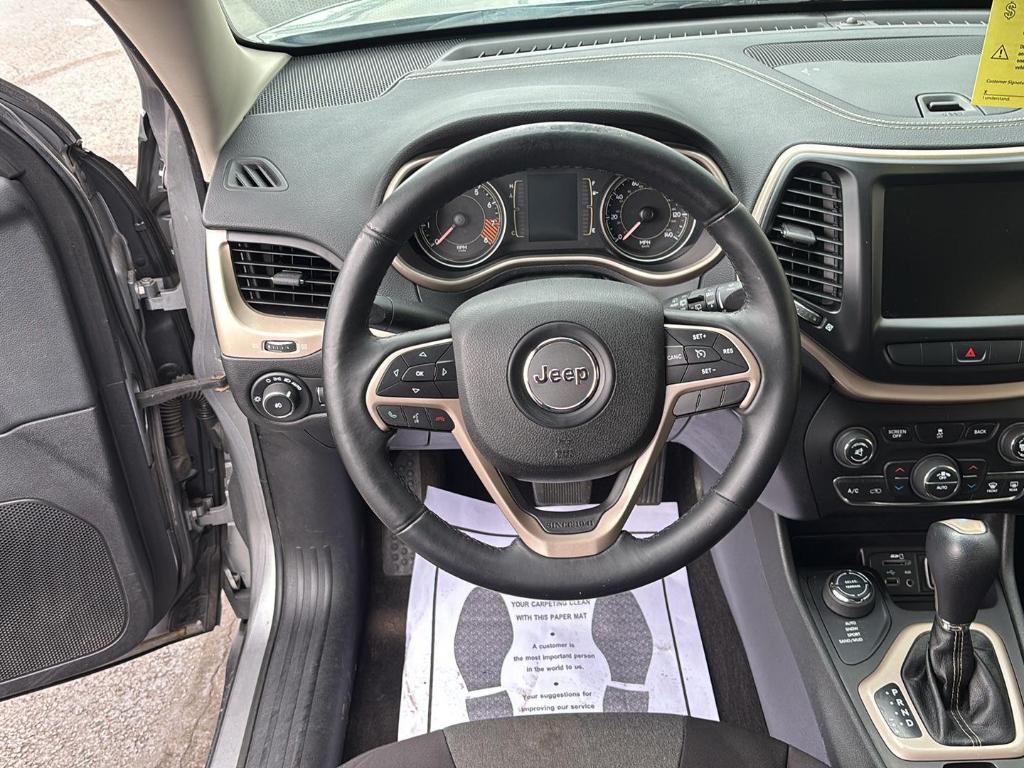used 2014 Jeep Cherokee car, priced at $5,050