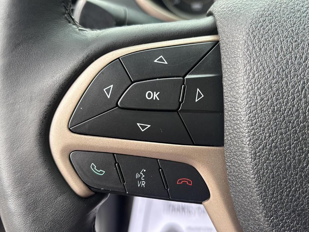 used 2014 Jeep Cherokee car, priced at $5,050
