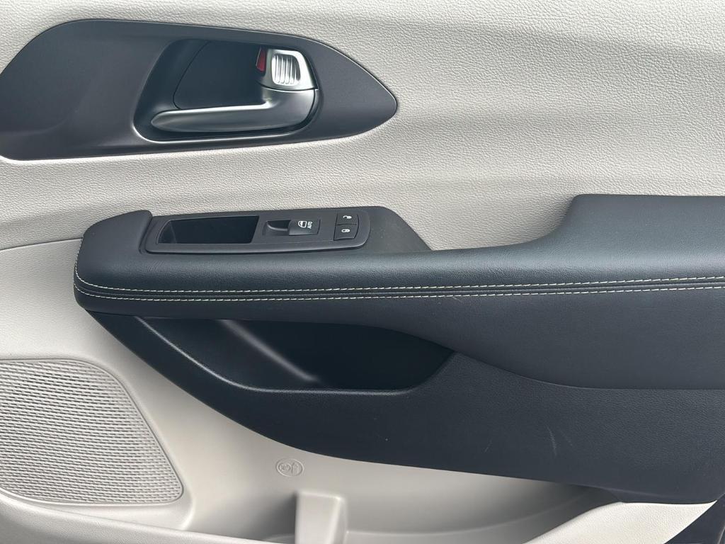 used 2023 Chrysler Pacifica car, priced at $24,990