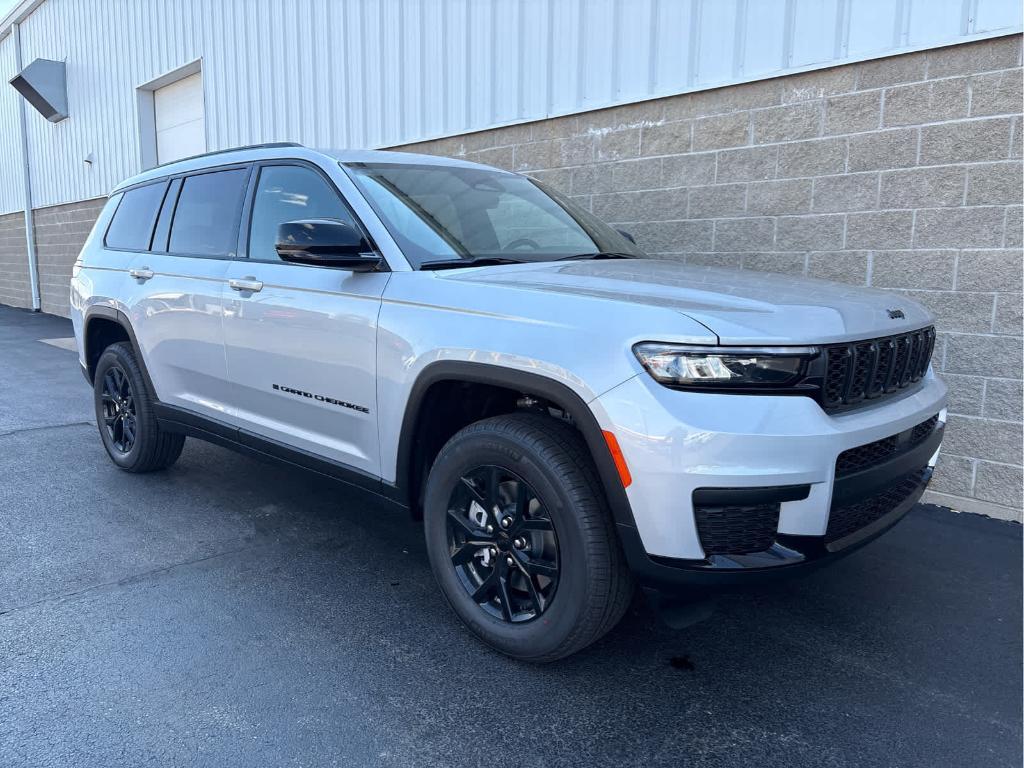 new 2025 Jeep Grand Cherokee L car, priced at $41,443