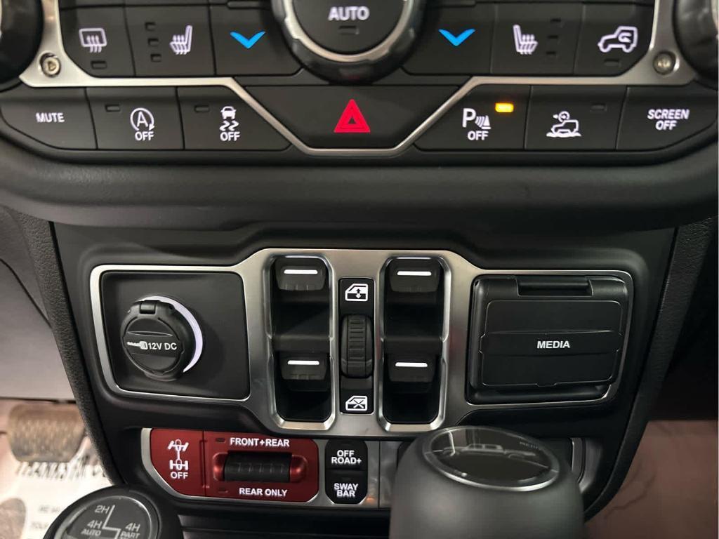 new 2026 Jeep Gladiator car, priced at $59,170