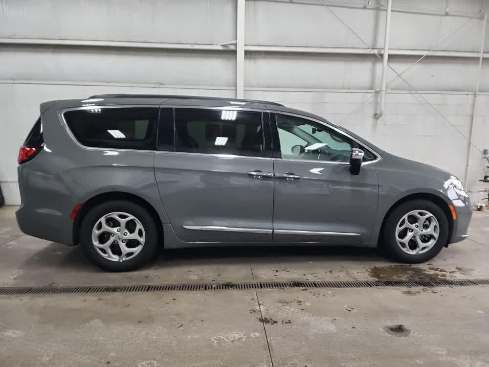 used 2023 Chrysler Pacifica car, priced at $25,999