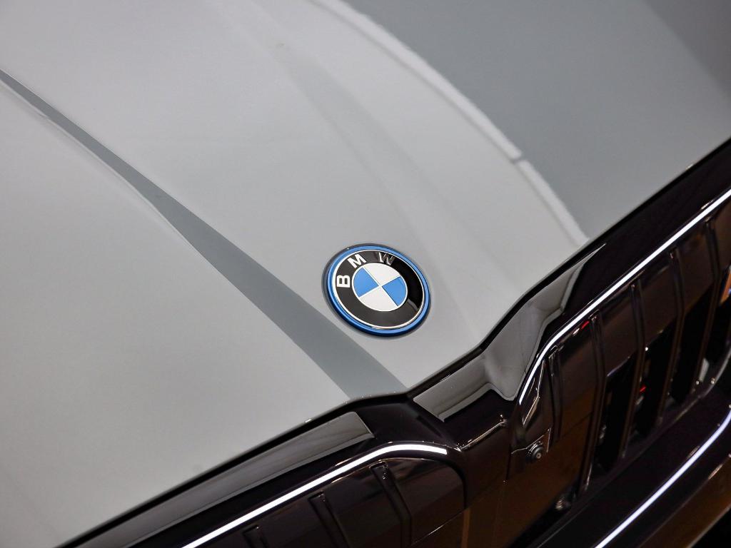 new 2026 BMW i5 car, priced at $78,100