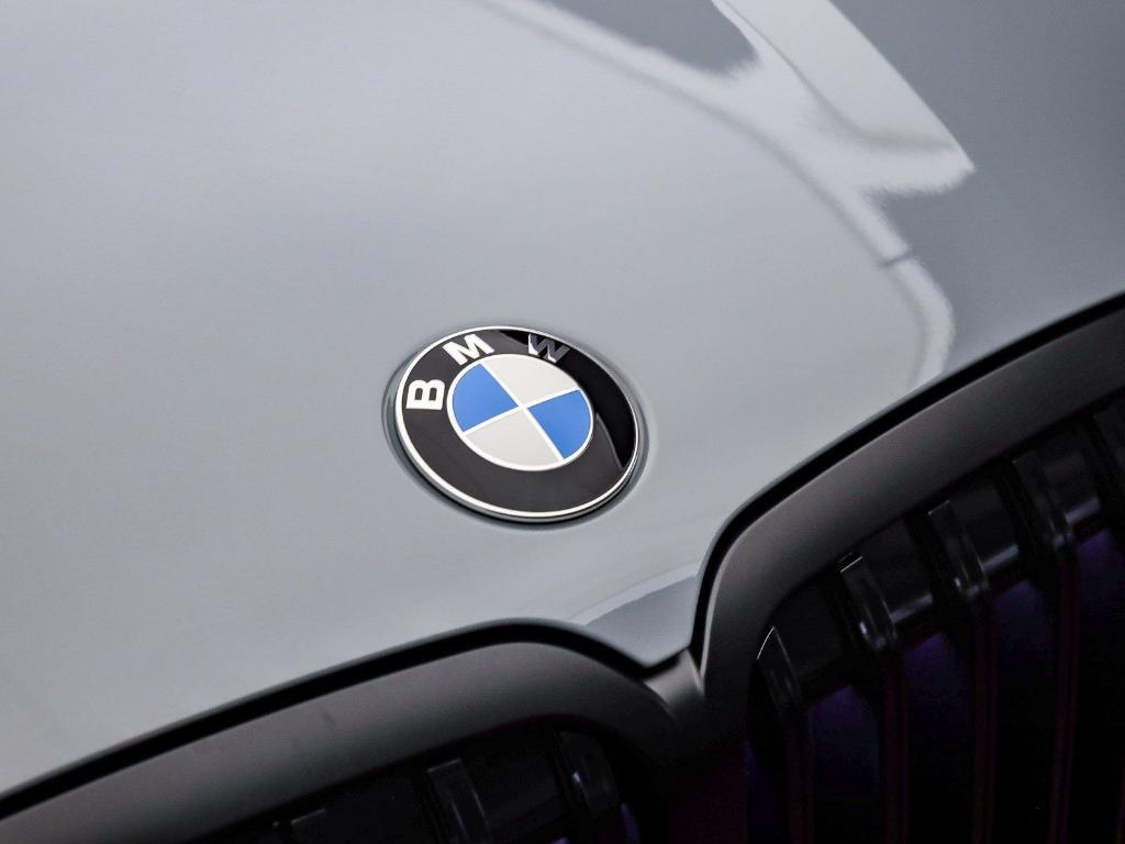 new 2026 BMW X7 car, priced at $96,525