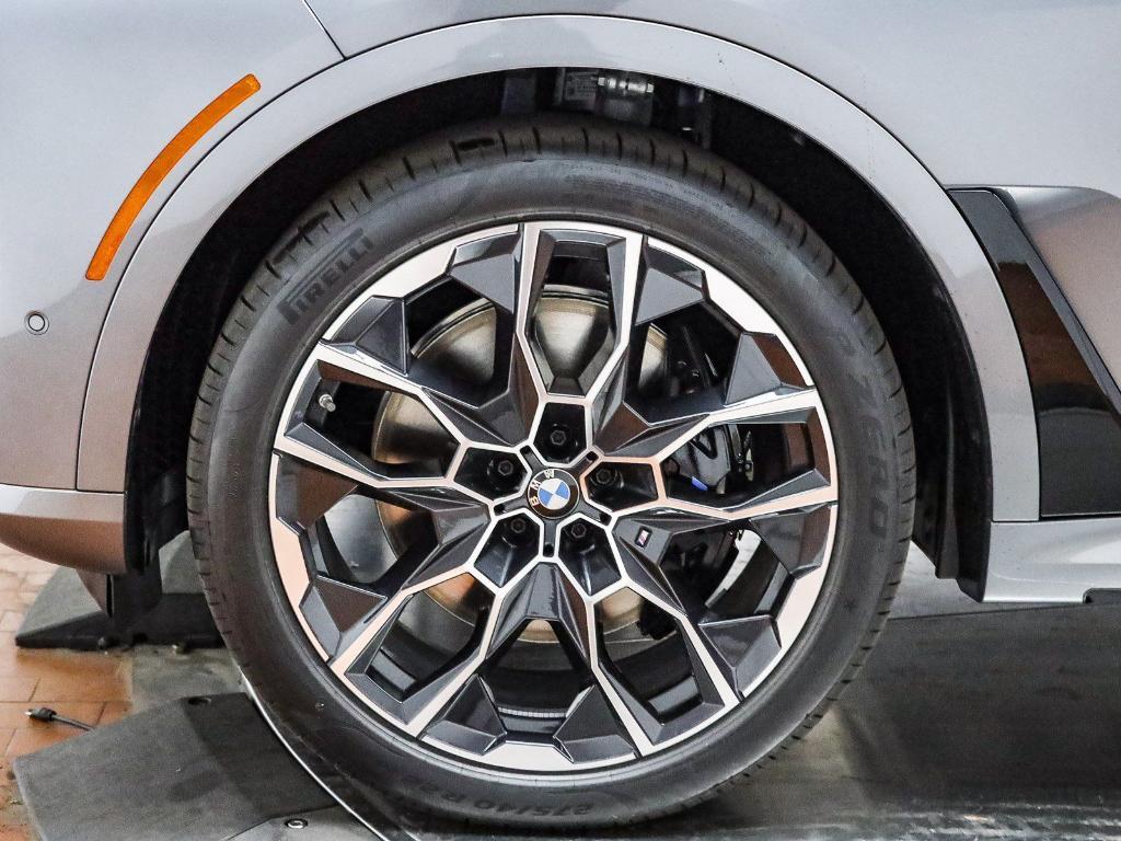 new 2026 BMW X7 car, priced at $97,525