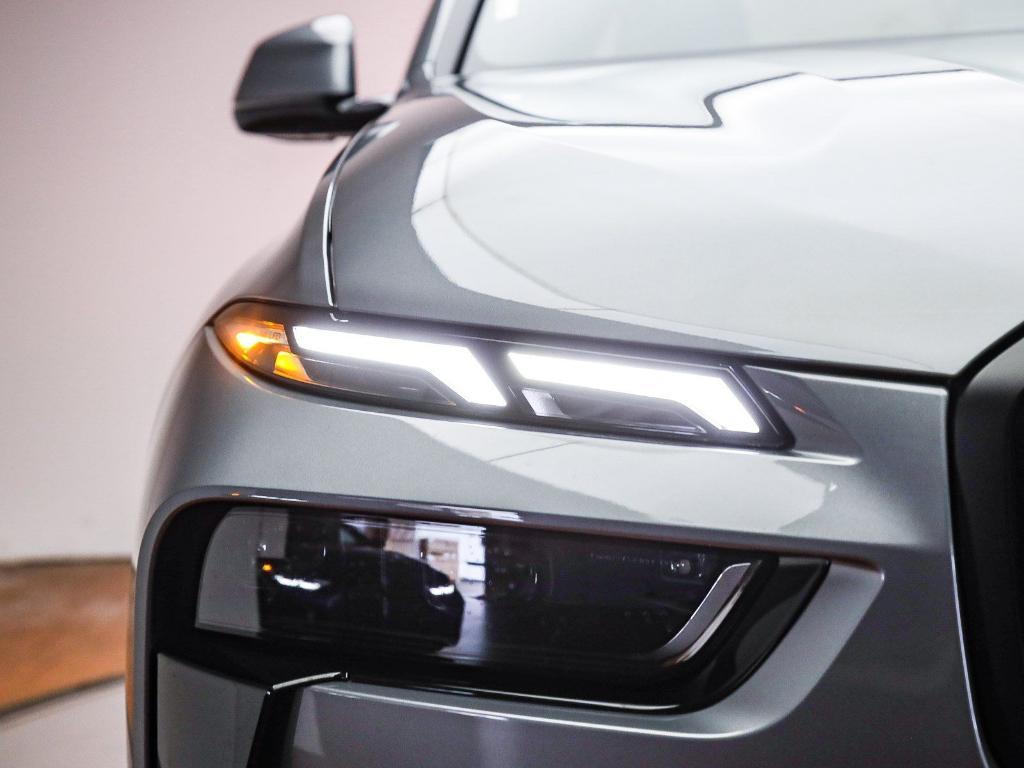 new 2026 BMW X7 car, priced at $97,525