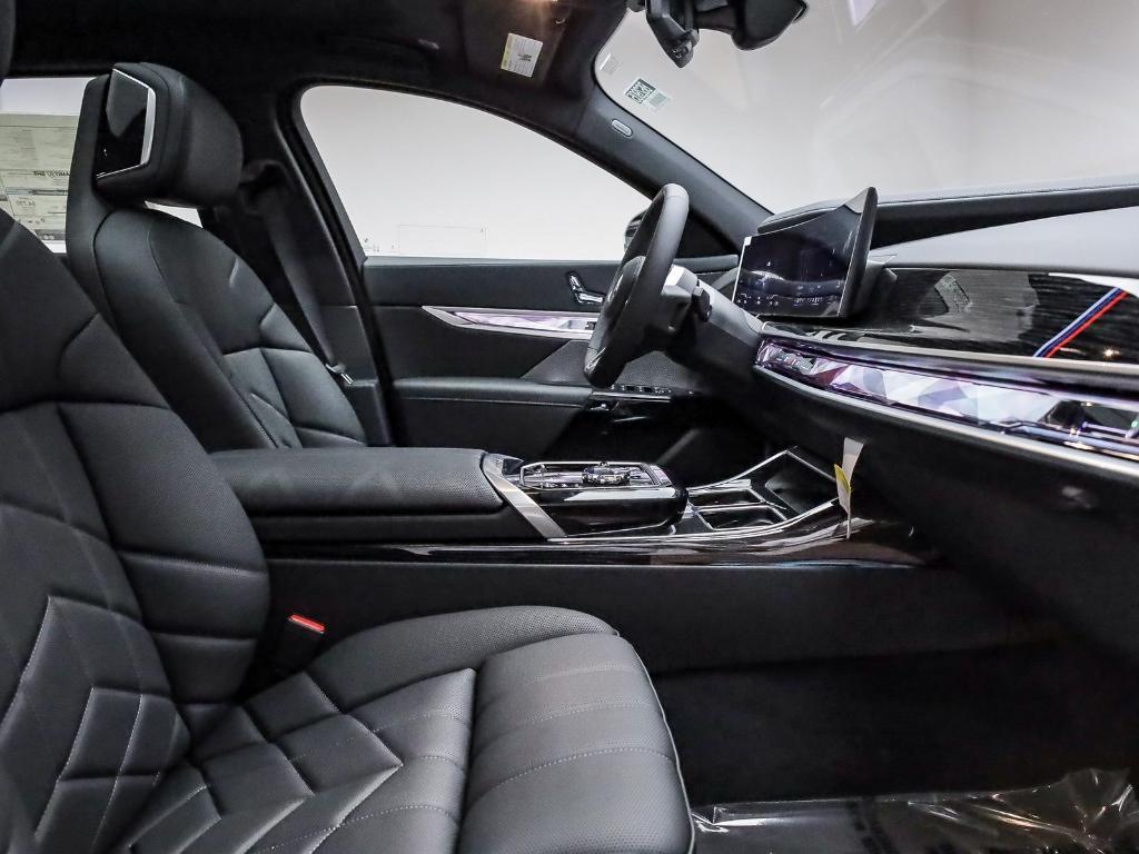 new 2025 BMW i7 car, priced at $129,425