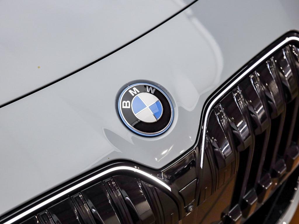 new 2025 BMW i7 car, priced at $129,425