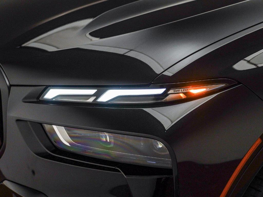 new 2026 BMW X7 car, priced at $100,115