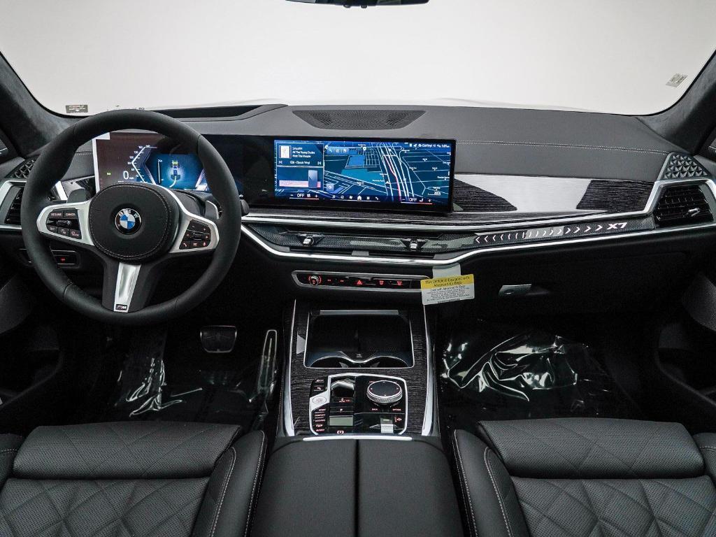 new 2026 BMW X7 car, priced at $100,115