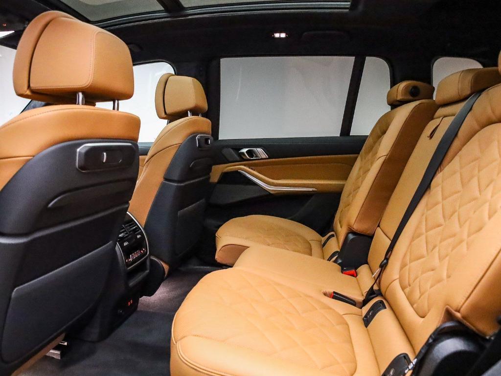 new 2026 BMW X7 car, priced at $100,400