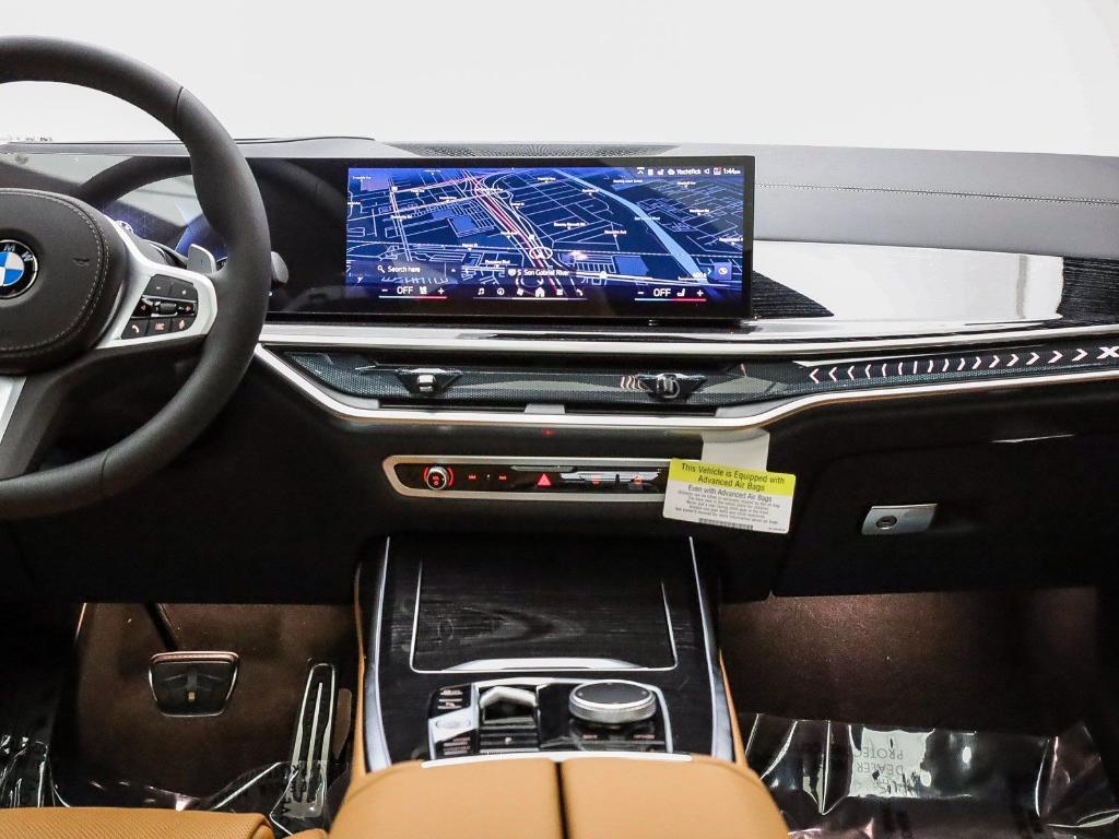 new 2026 BMW X7 car, priced at $100,400
