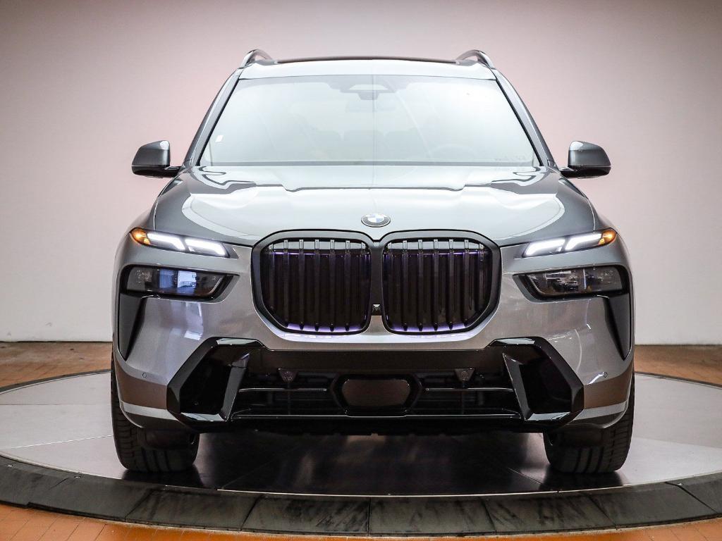 new 2026 BMW X7 car, priced at $100,400