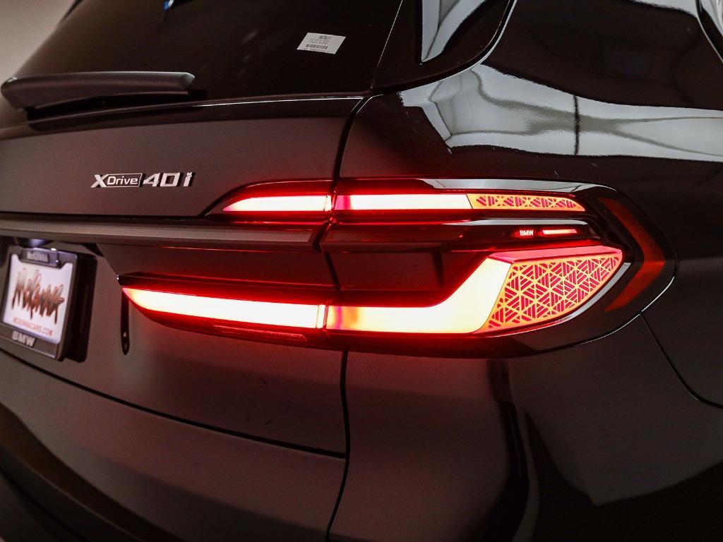 new 2026 BMW X7 car, priced at $100,400