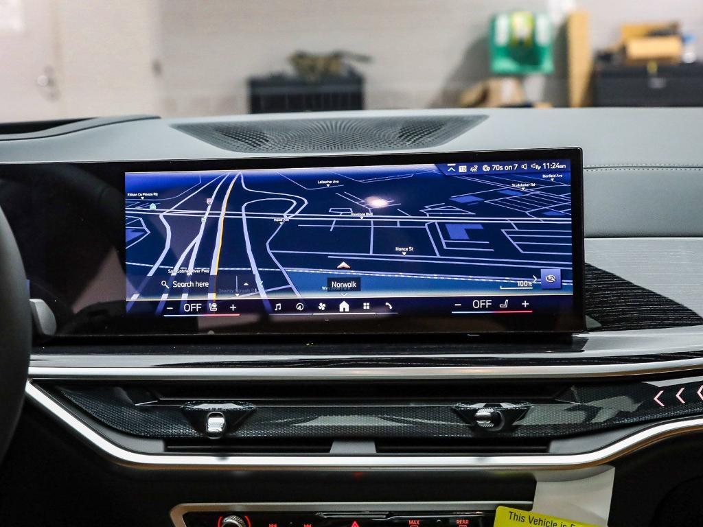 new 2026 BMW X7 car, priced at $100,400