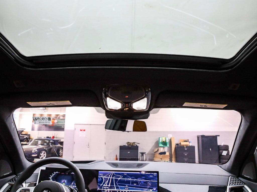 new 2026 BMW X7 car, priced at $100,400