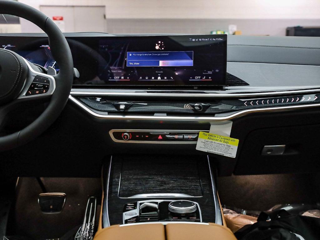 new 2026 BMW X7 car, priced at $100,400