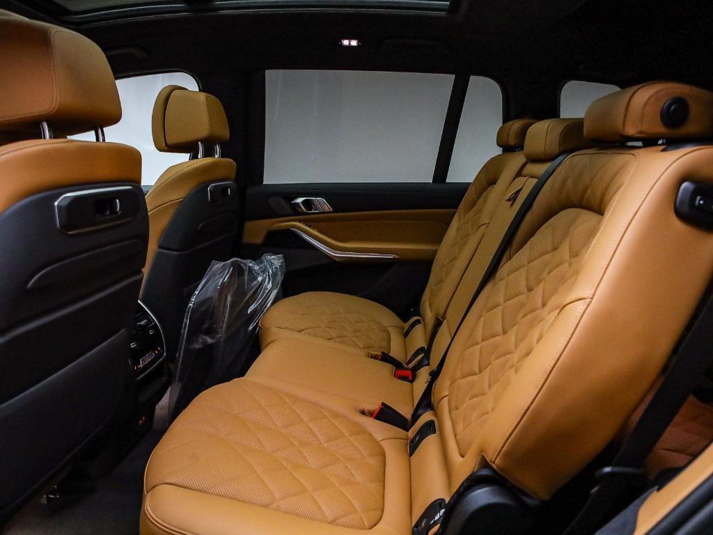 new 2026 BMW X7 car, priced at $100,400