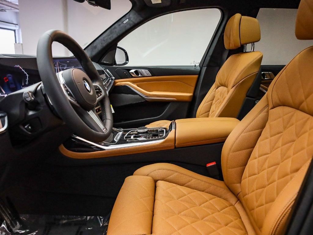 new 2026 BMW X7 car, priced at $100,400