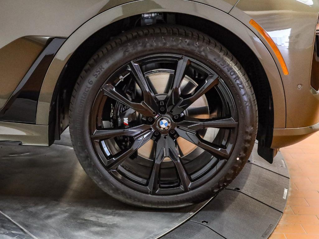new 2026 BMW X7 car, priced at $101,900