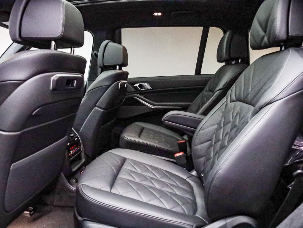 new 2026 BMW X7 car, priced at $100,615
