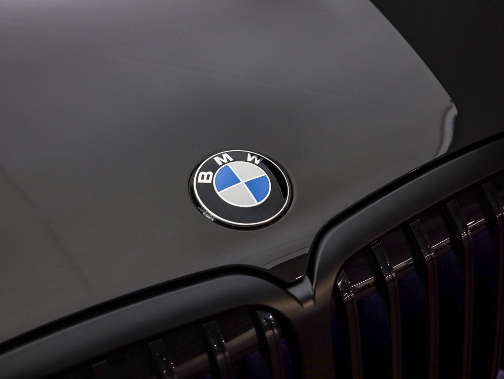 new 2026 BMW X7 car, priced at $100,615