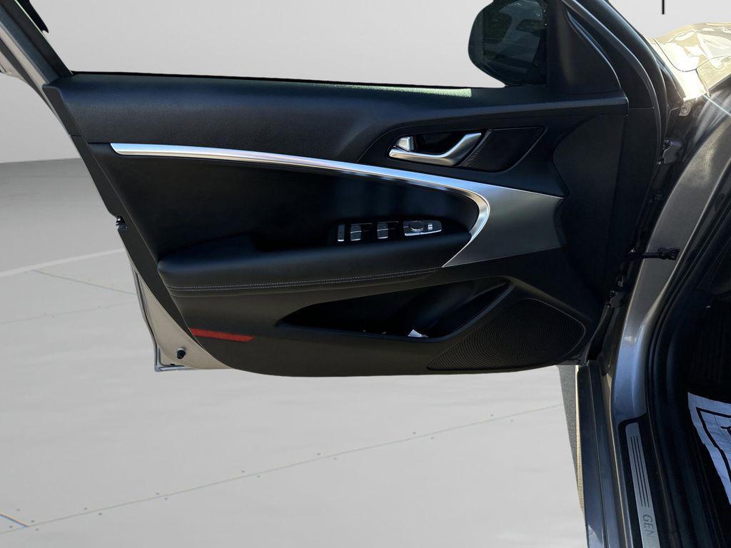 used 2025 Genesis G70 car, priced at $28,146