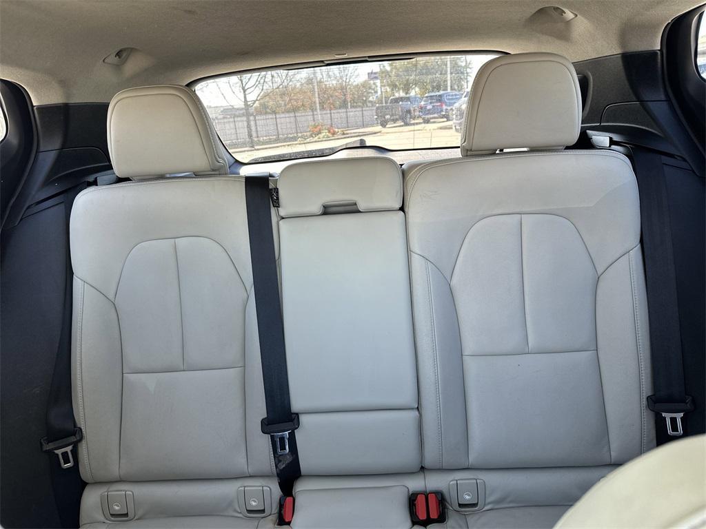 used 2020 Volvo XC40 car, priced at $18,749
