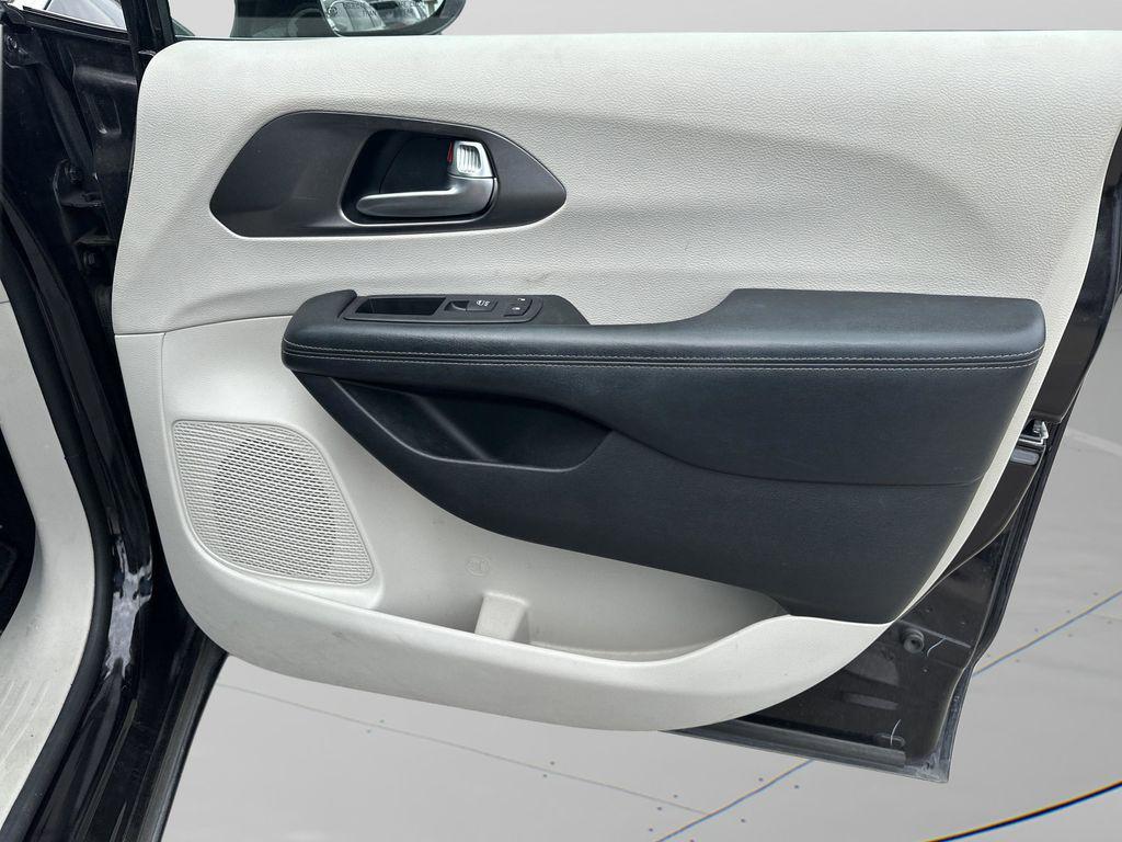 used 2019 Chrysler Pacifica car, priced at $19,718