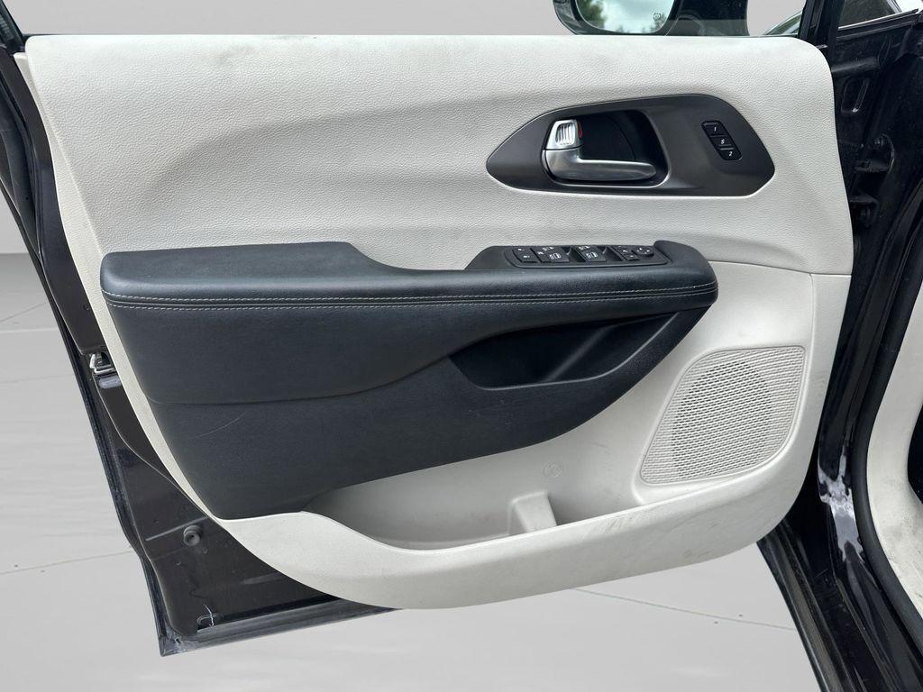 used 2019 Chrysler Pacifica car, priced at $19,718