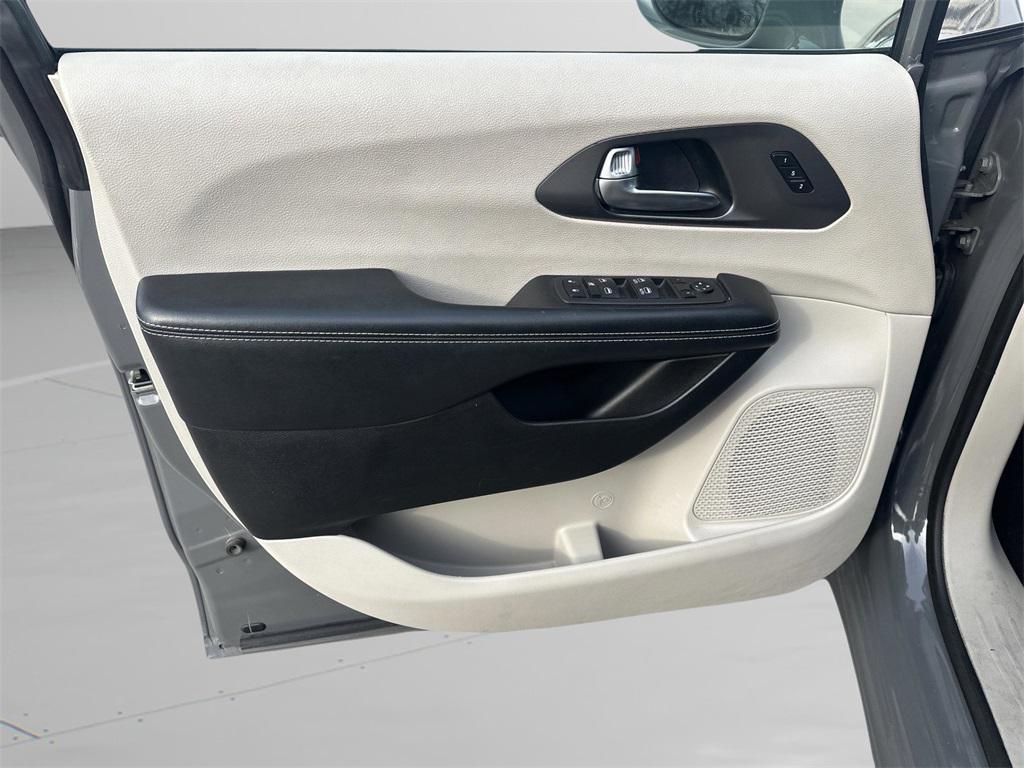 used 2022 Chrysler Pacifica car, priced at $21,485