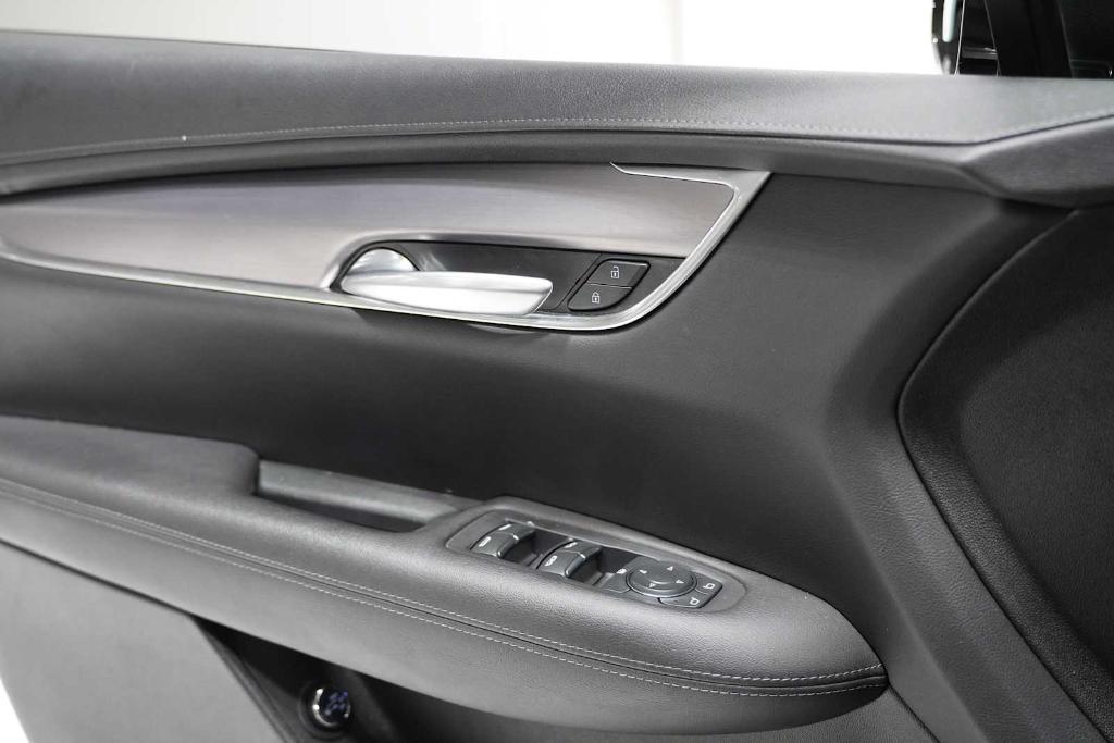 used 2022 Cadillac XT5 car, priced at $22,989