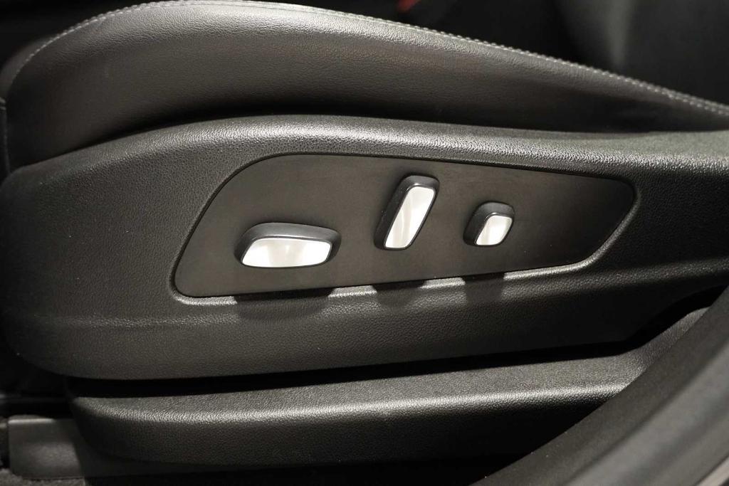 used 2020 Cadillac XT5 car, priced at $23,988