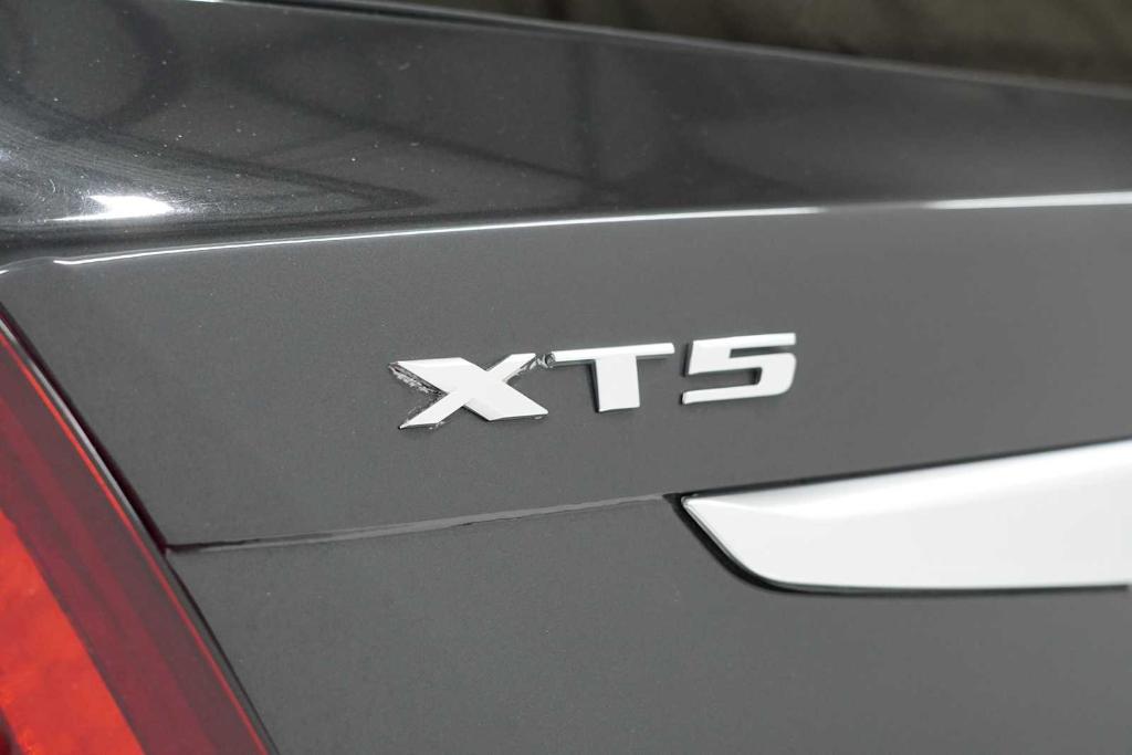 used 2020 Cadillac XT5 car, priced at $23,988