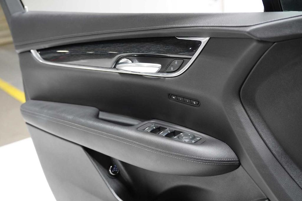 used 2020 Cadillac XT5 car, priced at $23,988