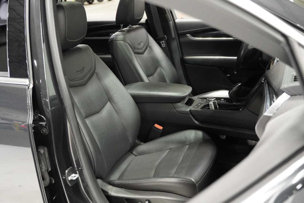 used 2020 Cadillac XT5 car, priced at $23,988