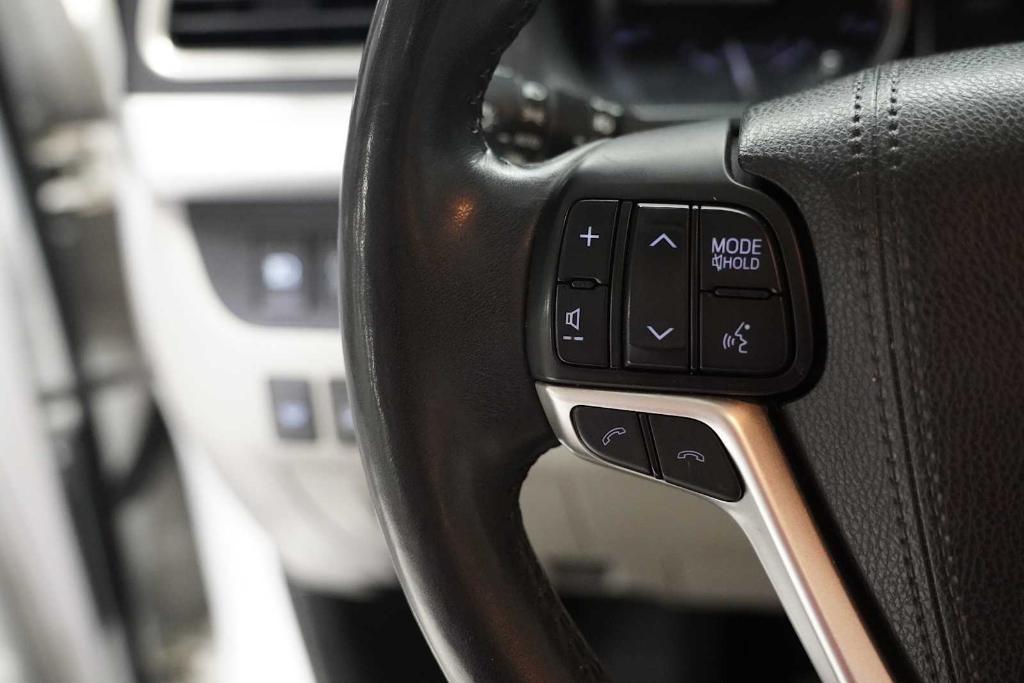used 2018 Toyota Highlander car, priced at $23,989