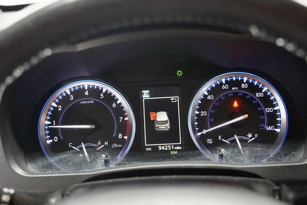 used 2018 Toyota Highlander car, priced at $23,989