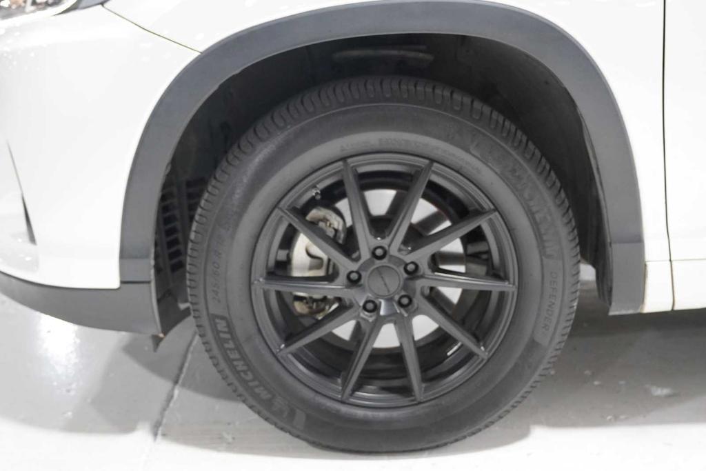 used 2018 Toyota Highlander car, priced at $23,989