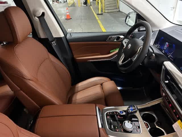 new 2026 BMW ALPINA XB7 car, priced at $162,625