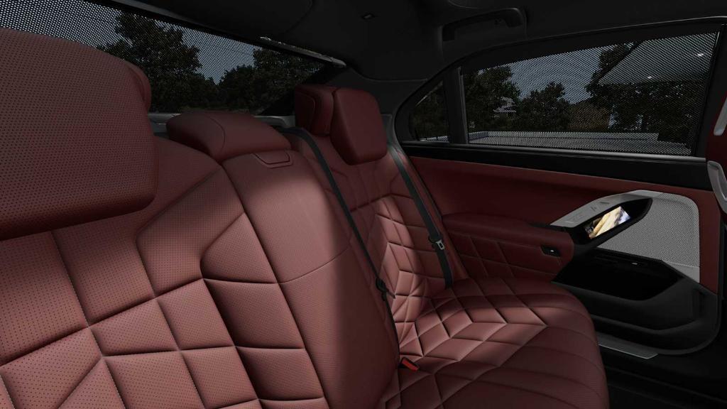 new 2025 BMW i7 car, priced at $131,075