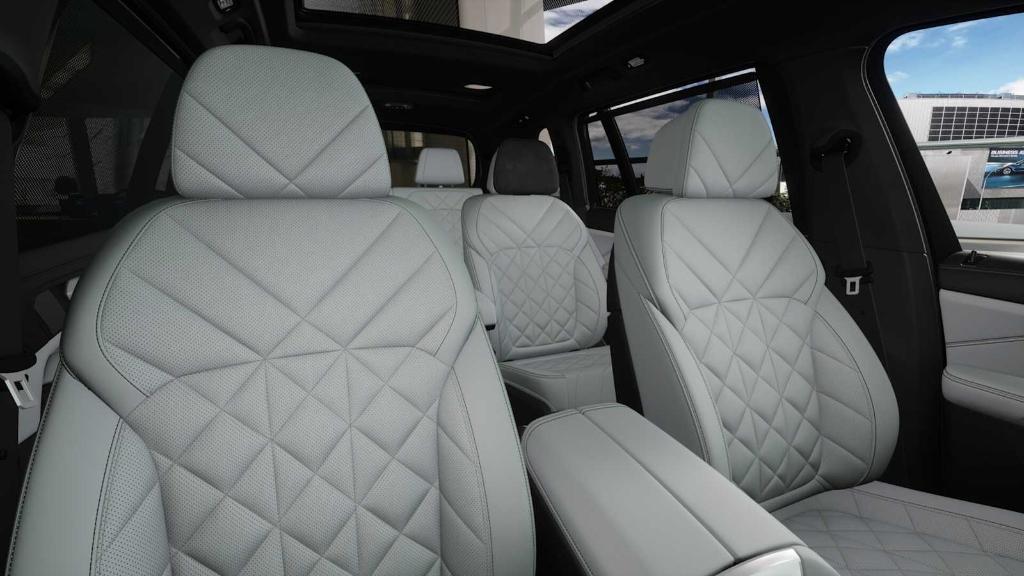 new 2026 BMW X7 car, priced at $103,105