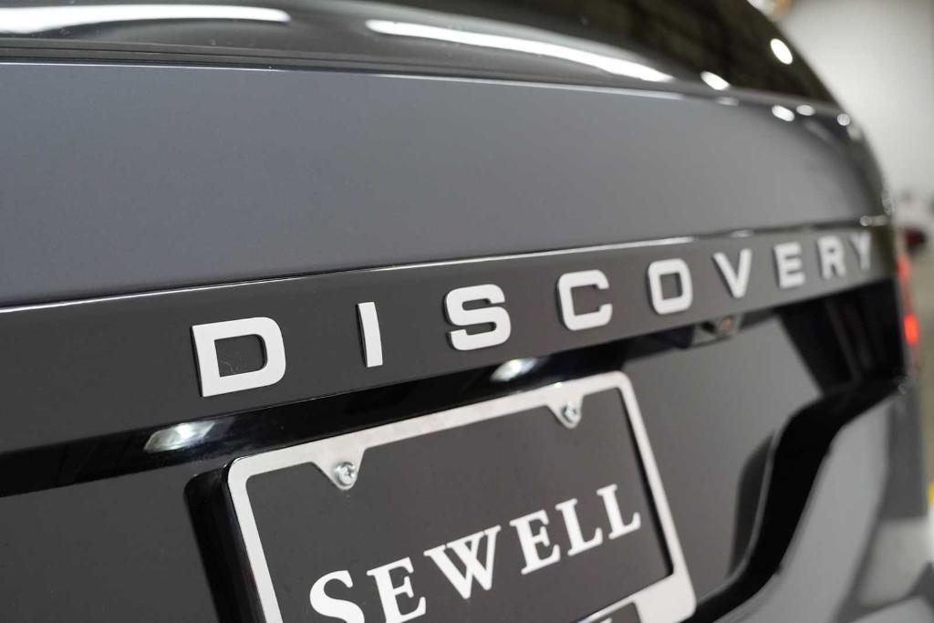 used 2025 Land Rover Discovery car, priced at $73,989