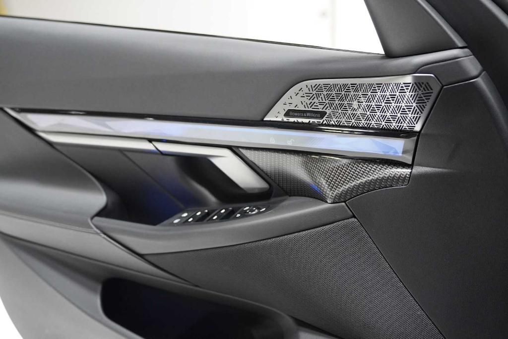 used 2025 BMW M5 car, priced at $118,989