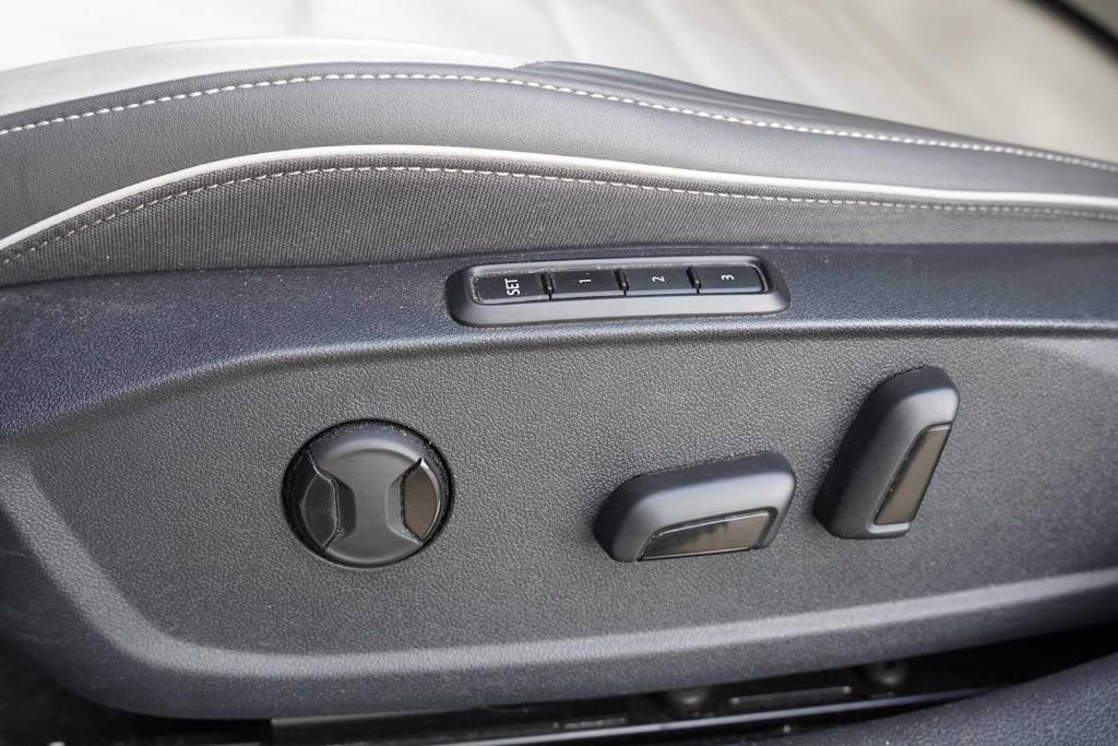 used 2022 Volkswagen Arteon car, priced at $25,987