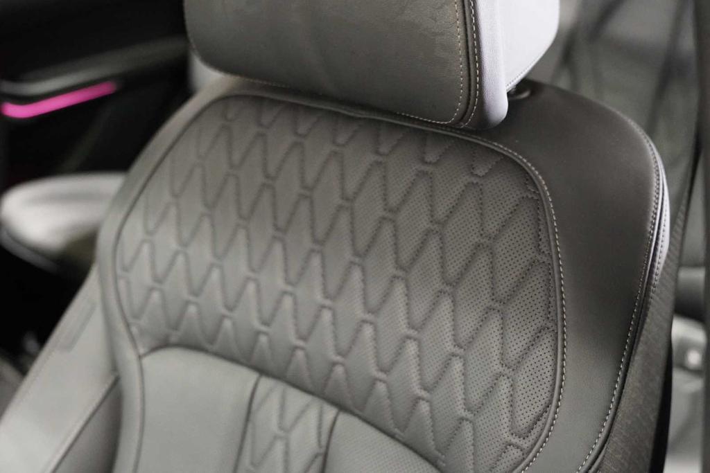 used 2026 BMW X7 car, priced at $104,564