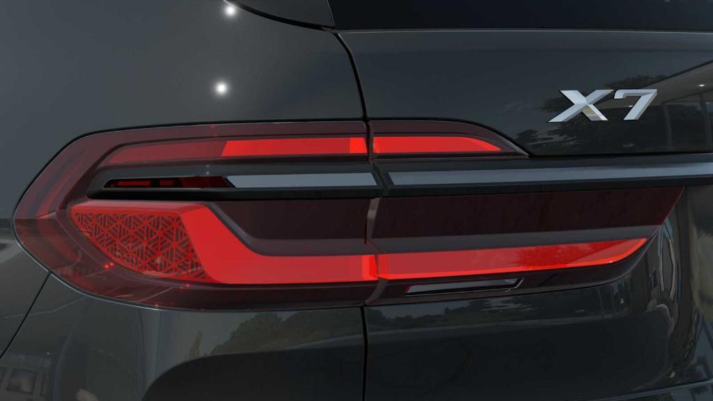 new 2026 BMW X7 car, priced at $104,625
